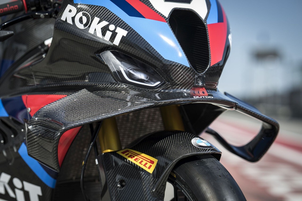 DueruoteTG #238 - Abbiamo guidato in pista la BMW che corre in SBK! 